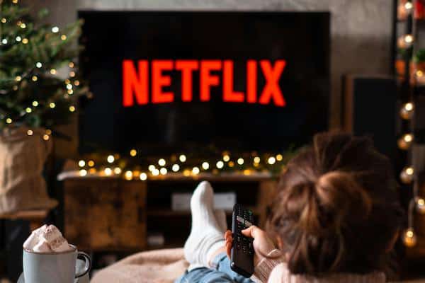 Chiller devant Netflix - Illustration de la loi de Laborit - lois du temps